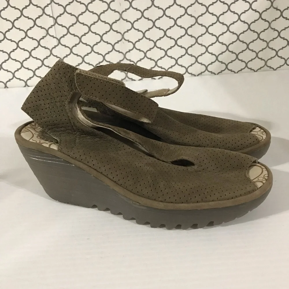 Fly London Yala Sandals Shoes Womens Size 7.5-8 US 38 EU Brown Leather Strappy